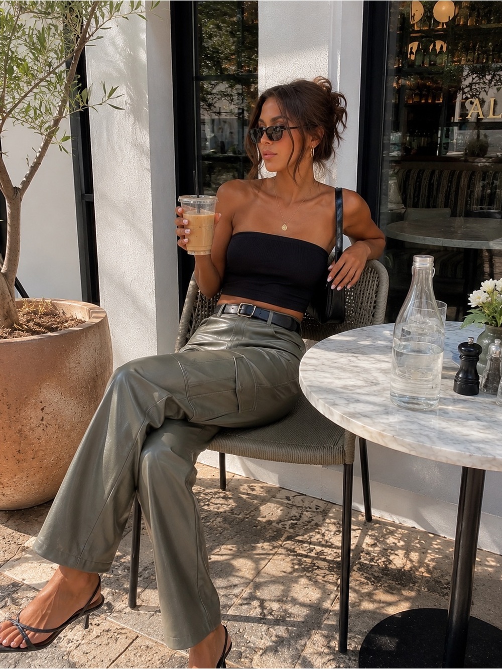 ABERCROMBIE & FITCH 90s Relaxed High Rise Faux Leather Cargo Pants Size 12 - 31